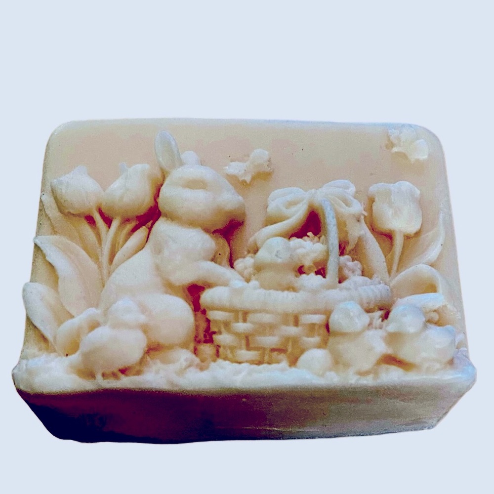 🆕 Easter Bunny Carmelite Oaks Farm Handmade Oatmeal and Honey Goat Milk … - Picture 4 of 5